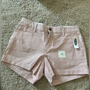 NWT old navy size 4 everyday short 3” red stripe